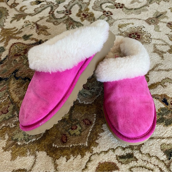 UGG slippers - Picture 2 of 9